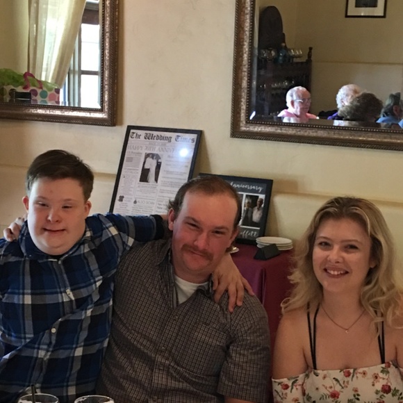 Meet your Posher, Sharon - Picture 4 of 9